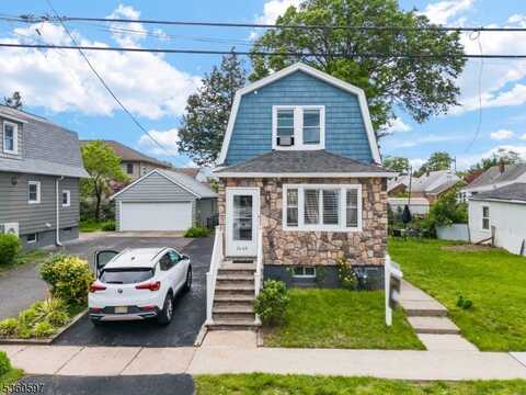 24-09 Raphael St, Fair Lawn, NJ 07410