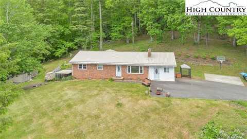 977 Buck Mountain Circle, West Jefferson, NC 28694