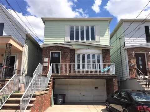 71 WEST 14TH ST, Bayonne, NJ 07002