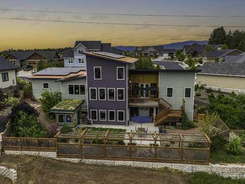 2809 Hampton Ct, Moscow, ID 83843
