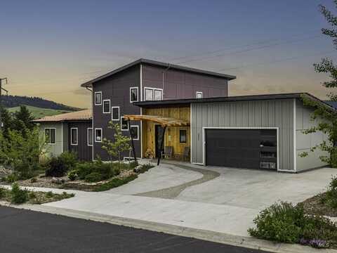 2809 Hampton Ct, Moscow, ID 83843