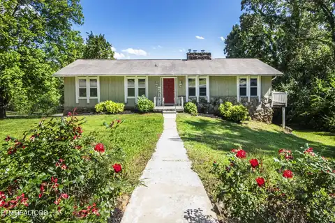 8908 Grantop Drive, Knoxville, TN 37923