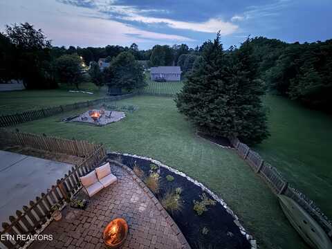 233 Ridgefield Drive, Maryville, TN 37804
