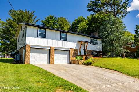 2136 Colonial Circle, Maryville, TN 37803