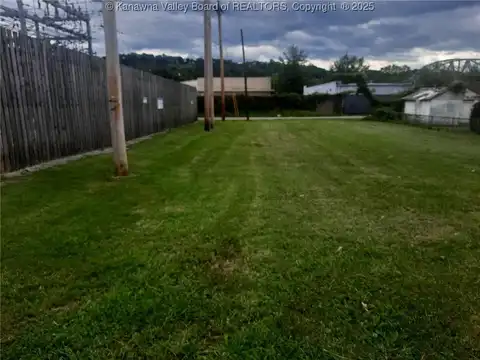 1613 Third Avenue, Charleston, WV 25387