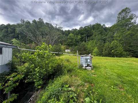 12689 Frame Road, Elkview, WV 25071