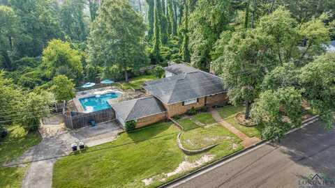 1900 W Hoyt Drive, Longview, TX 75601