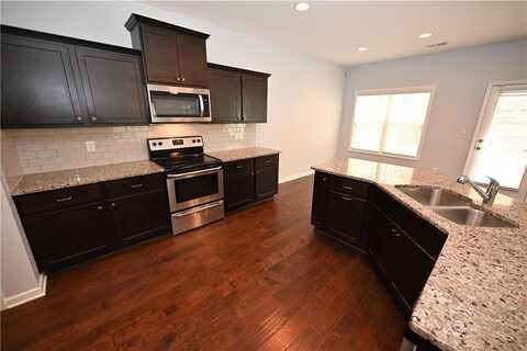 390 LIGHTNESS DRIVE, AUBURN, AL 36832