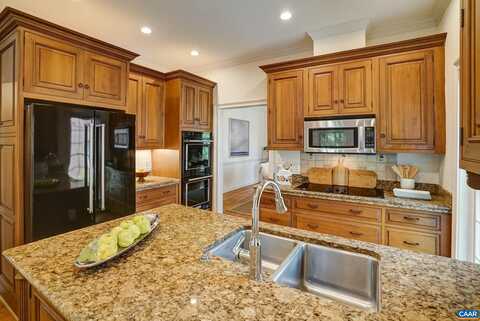 512 WORTHINGTON DR, Charlottesville, VA 22903