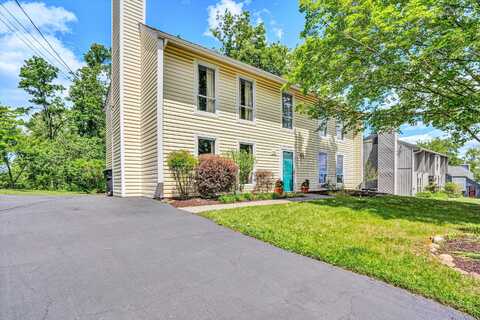 7135 Deerwood RD, Roanoke, VA 24019