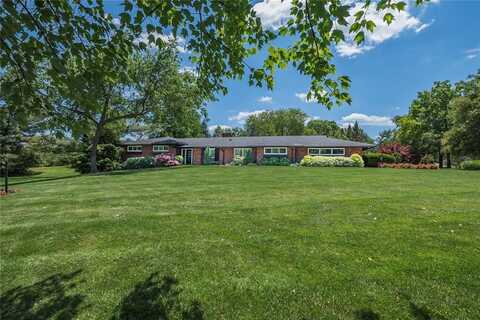 23 Vouga Lane, Frontenac, MO 63131