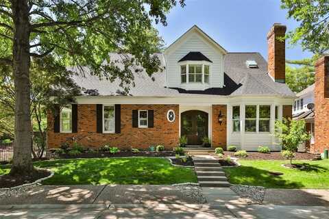9042 Fair Oaks Crescent Court, Saint Louis, MO 63117