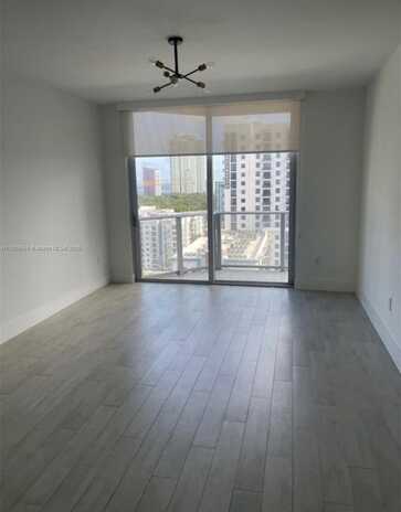 1010 SW 2nd Ave, Miami, FL 33130