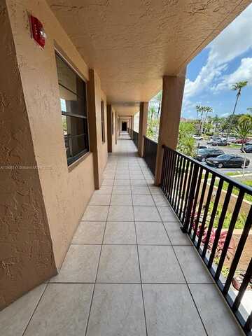 7443 Fairfax Dr, Tamarac, FL 33321