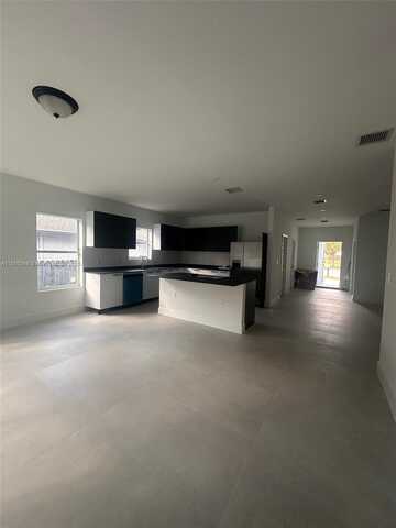 2541 NW 9th St, Fort Lauderdale, FL 33311