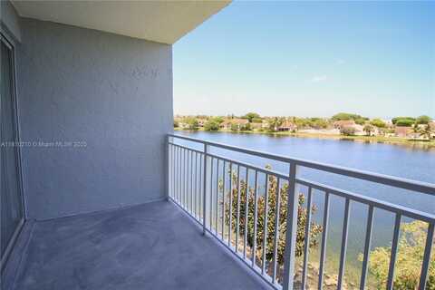 9359 N Fontainebleau Blvd, Miami, FL 33172