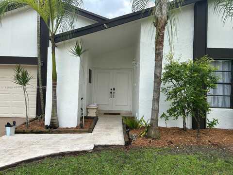 12800 SW 104th Ter, Miami, FL 33186