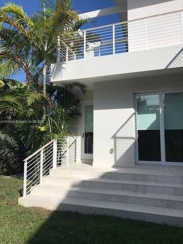 321 Palmwood Ln, Key Biscayne, FL 33149