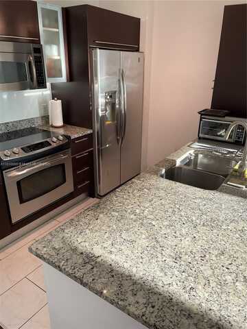 951 Brickell Ave, Miami, FL 33131