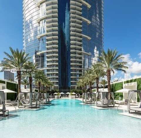851 NE 1st Ave, Miami, FL 33132