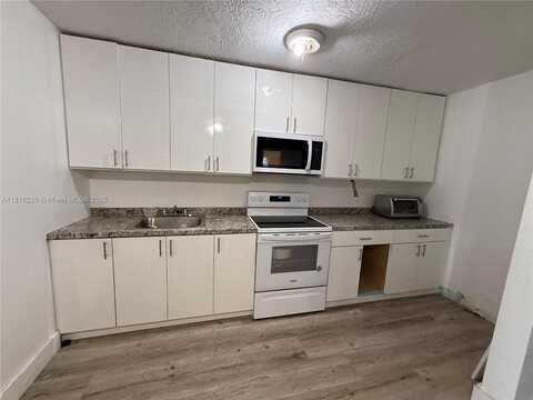 2962 NW 46th St, Miami, FL 33142
