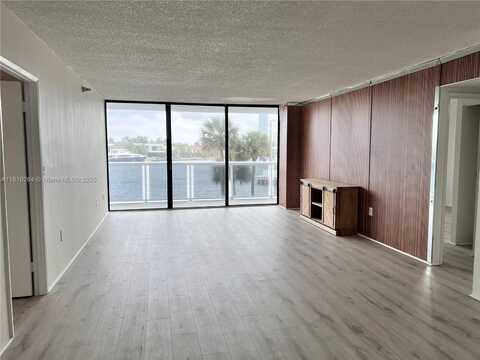 20515 E Country Club Dr, Aventura, FL 33180