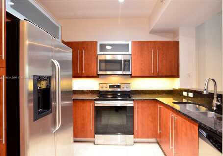 7355 SW 89th St, Miami, FL 33156
