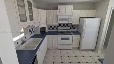 8051 Southgate Blvd, North Lauderdale, FL 33068