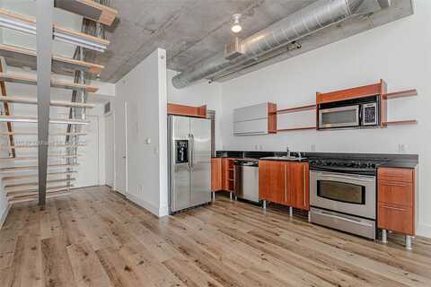 690 SW 1st Ct, Miami, FL 33130