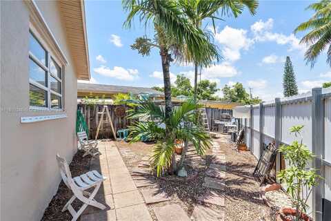 5829 Taylor St, Hollywood, FL 33021