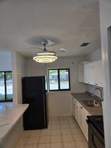 1305 NE 146th St, Miami, FL 33161