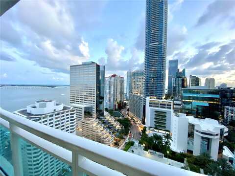 950 Brickell Bay Dr, Miami, FL 33131