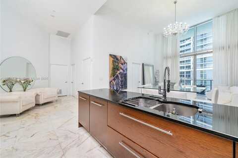 475 Brickell Ave, Miami, FL 33131