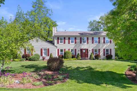19740 Timberline Dr, Brookfield, WI 53045