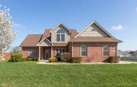 2838 Violet Court W, Columbus, IN 47201
