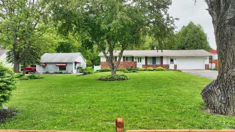 9352 N Saginaw, Mount Morris, MI 48458