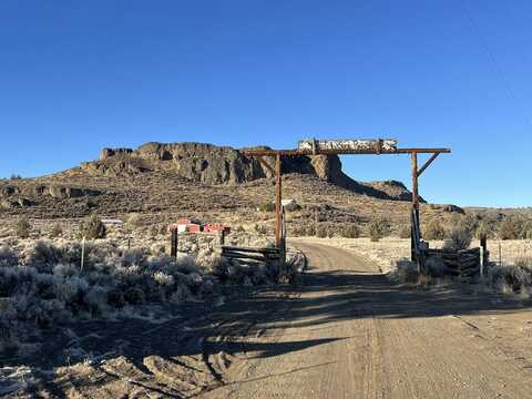 82678 Shotgun Pass Lane, Christmas Valley, OR 97641