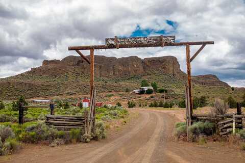 82678 Shotgun Pass Lane, Christmas Valley, OR 97641
