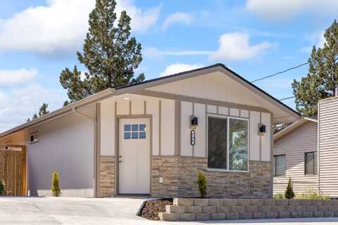 746 SW Madison Street, Madras, OR 97741