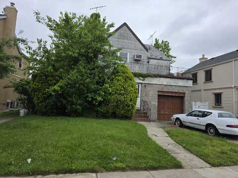 7636 173rd Street, Fresh Meadows, NY 11366