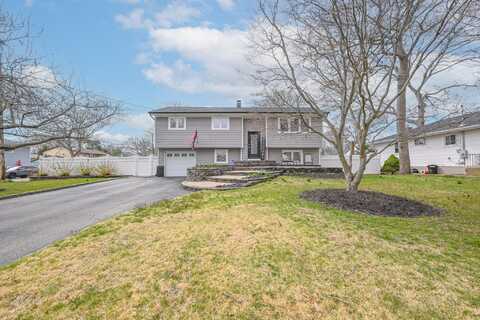 30 Lake Promenade, Lake Ronkonkoma, NY 11779