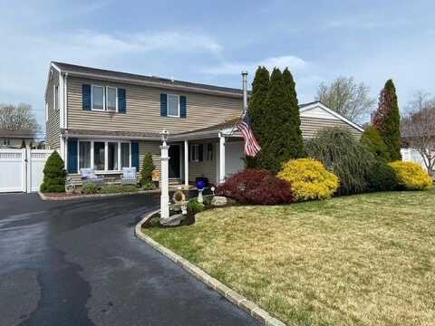436 Greenbelt Parkway, Holtsville, NY 11742