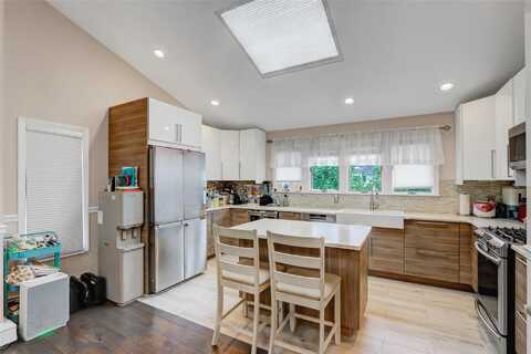 3728 East End, Seaford, NY 11783