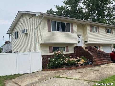 11 Van Cott Road, North Babylon, NY 11703