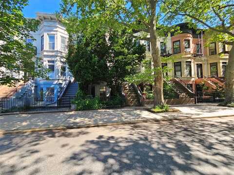 33 Hawthorne Street, Brooklyn, NY 11225