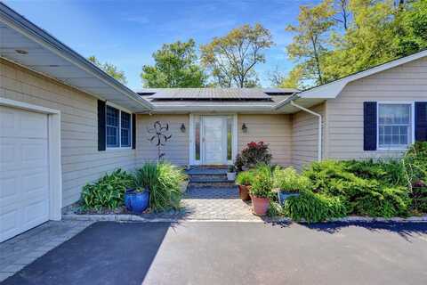 12 Bridle Path Lane, Port Jefferson, NY 11777