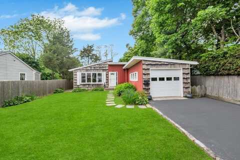 3 9th Avenue, Huntington Station, NY 11746