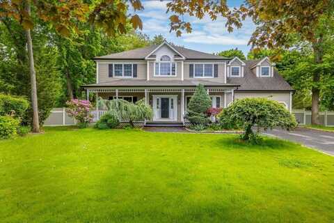 10 Aspen Circle, Saint James, NY 11780