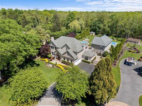 11 Crick Holly Lane, East Islip, NY 11730