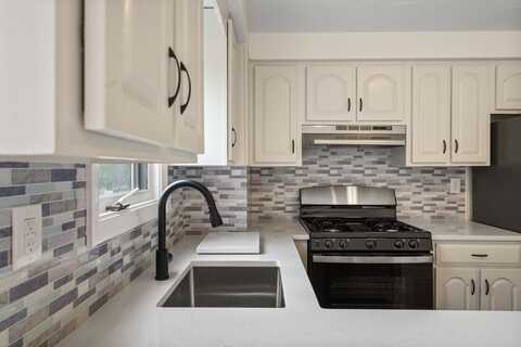 20 Washington Street, Easton, MA 02356